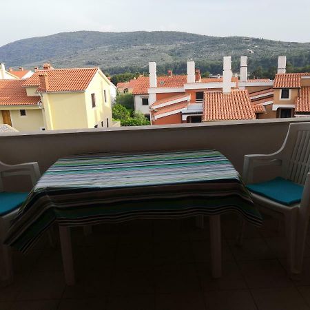 Laura And Nevio Apartments And Rooms Крес Екстериор снимка
