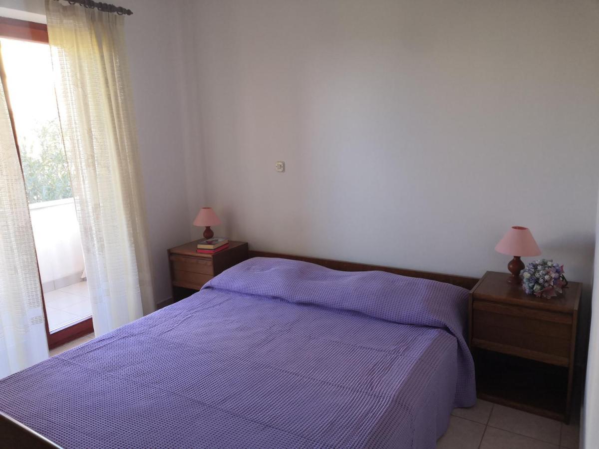 Laura And Nevio Apartments And Rooms Крес Екстериор снимка