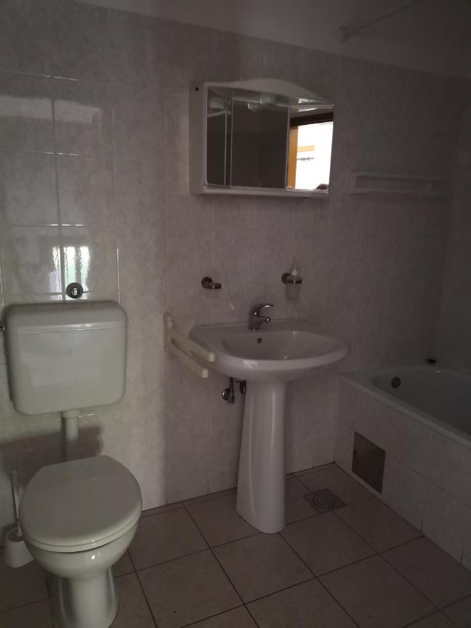 Laura And Nevio Apartments And Rooms Крес Екстериор снимка