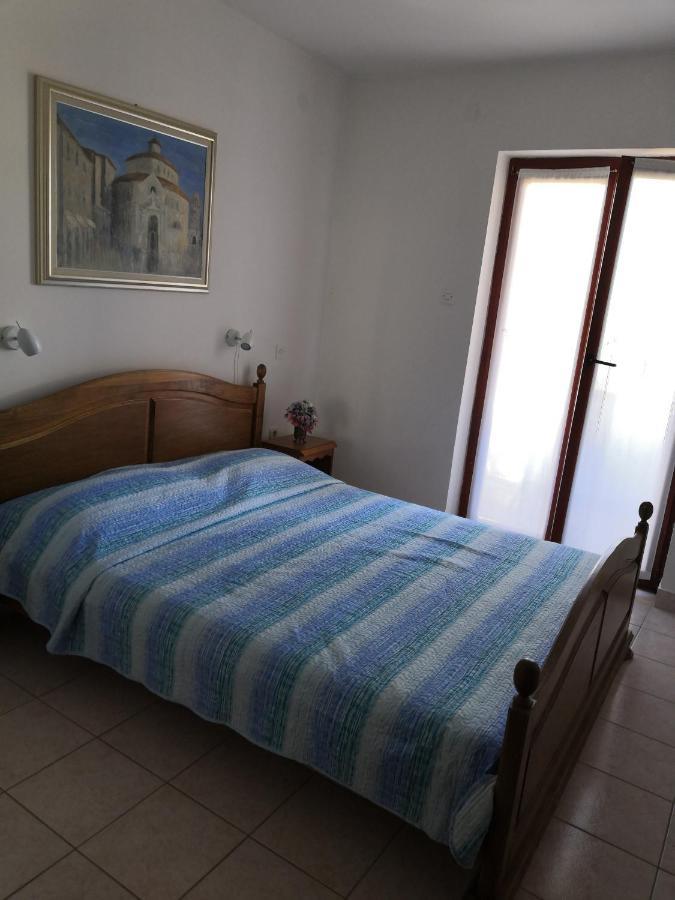 Laura And Nevio Apartments And Rooms Крес Екстериор снимка