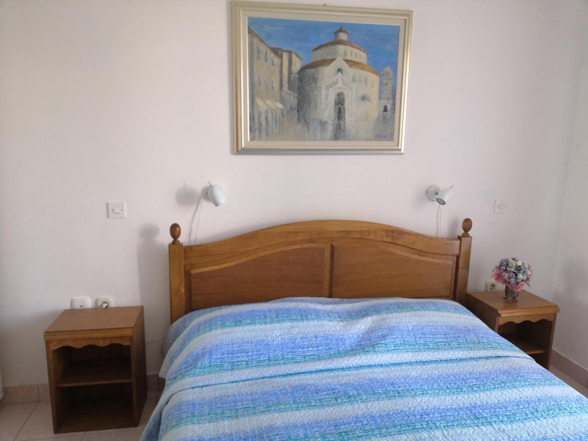 Laura And Nevio Apartments And Rooms Крес Екстериор снимка