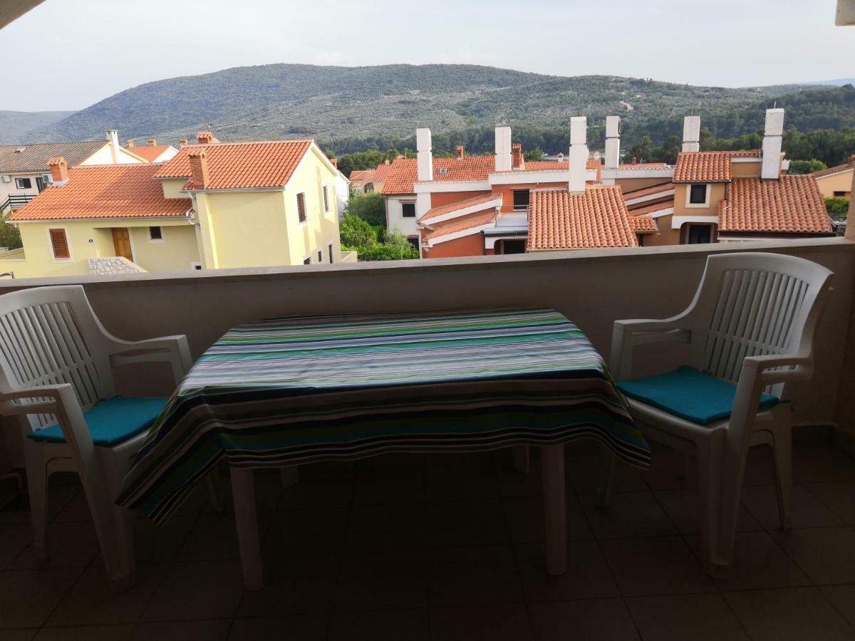 Laura And Nevio Apartments And Rooms Крес Екстериор снимка
