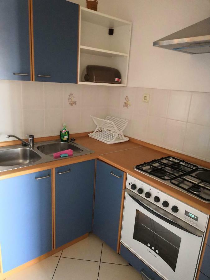 Laura And Nevio Apartments And Rooms Крес Екстериор снимка